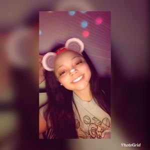 Meet your Posher, Danielle